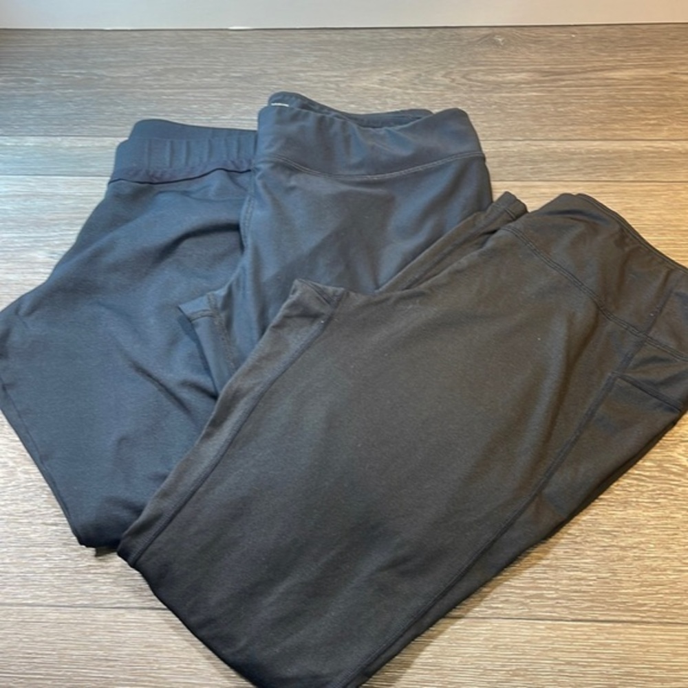 3 black leggings all large size. (C61)